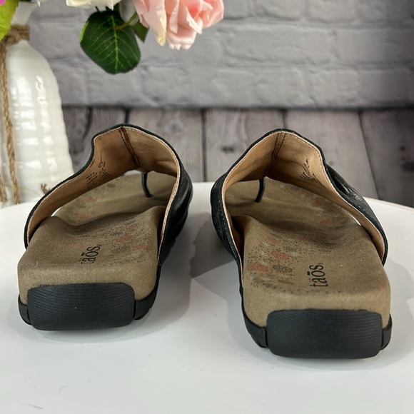 TAOS GIFT 2 Pewter Leather Thong Slip On Sandal - Picture 3 of 16